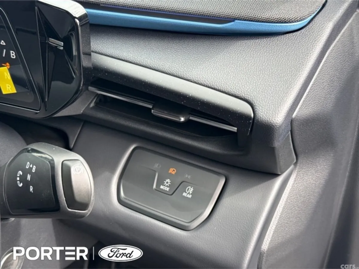 Ford Capri MPV, Electric, 2026, Blue