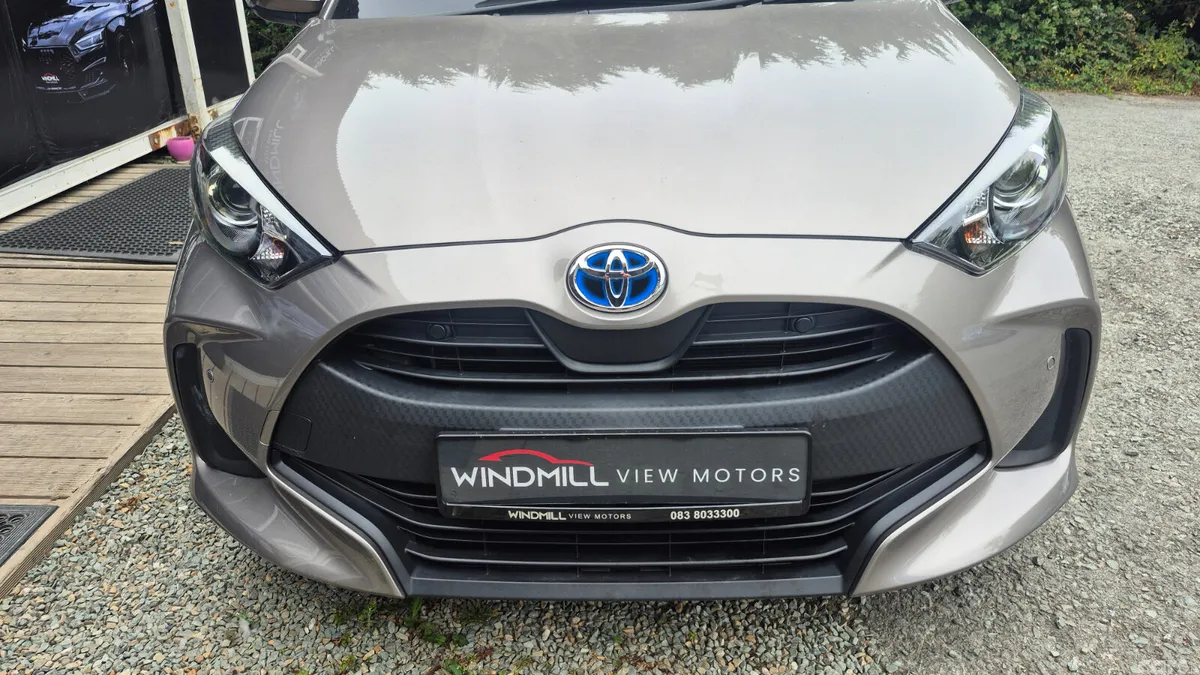 Toyota Yaris Hatchback, Petrol Hybrid, 2021, Brown