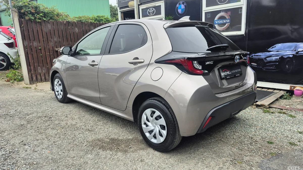 Toyota Yaris Hatchback, Petrol Hybrid, 2021, Brown