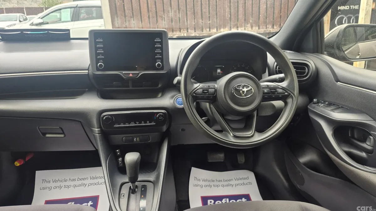 Toyota Yaris Hatchback, Petrol Hybrid, 2021, Brown