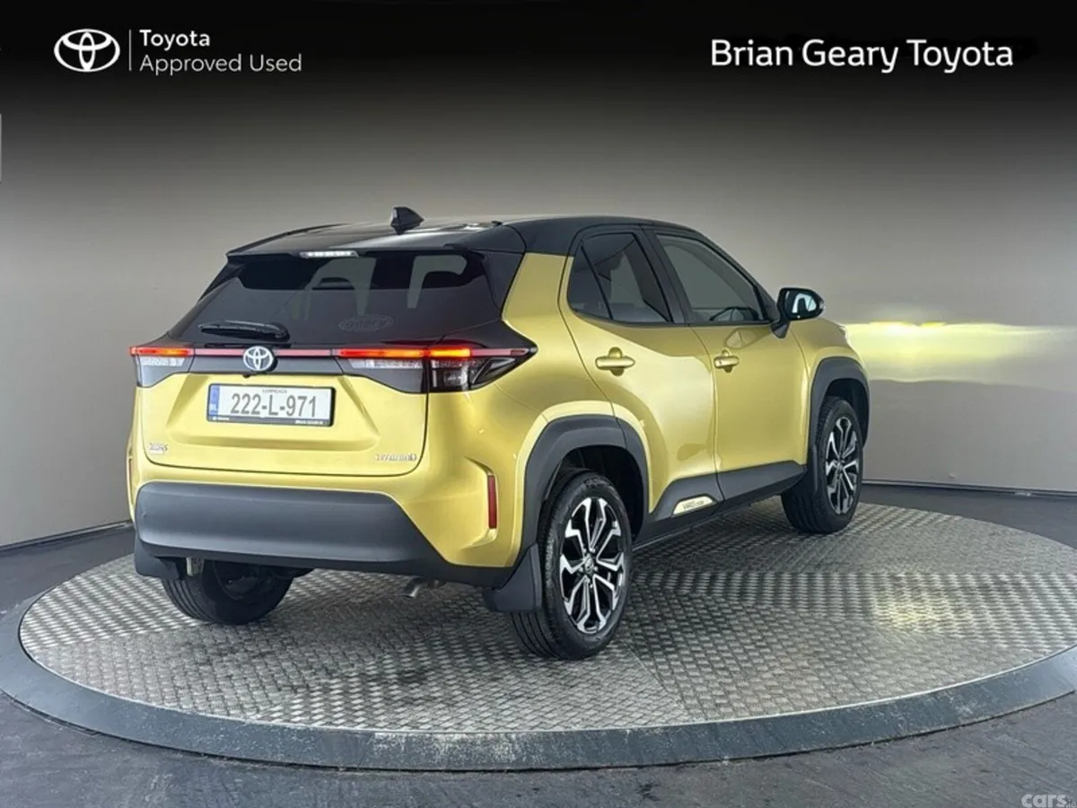 Toyota Yaris Cross Hatchback, Petrol Hybrid, 2022, Gold