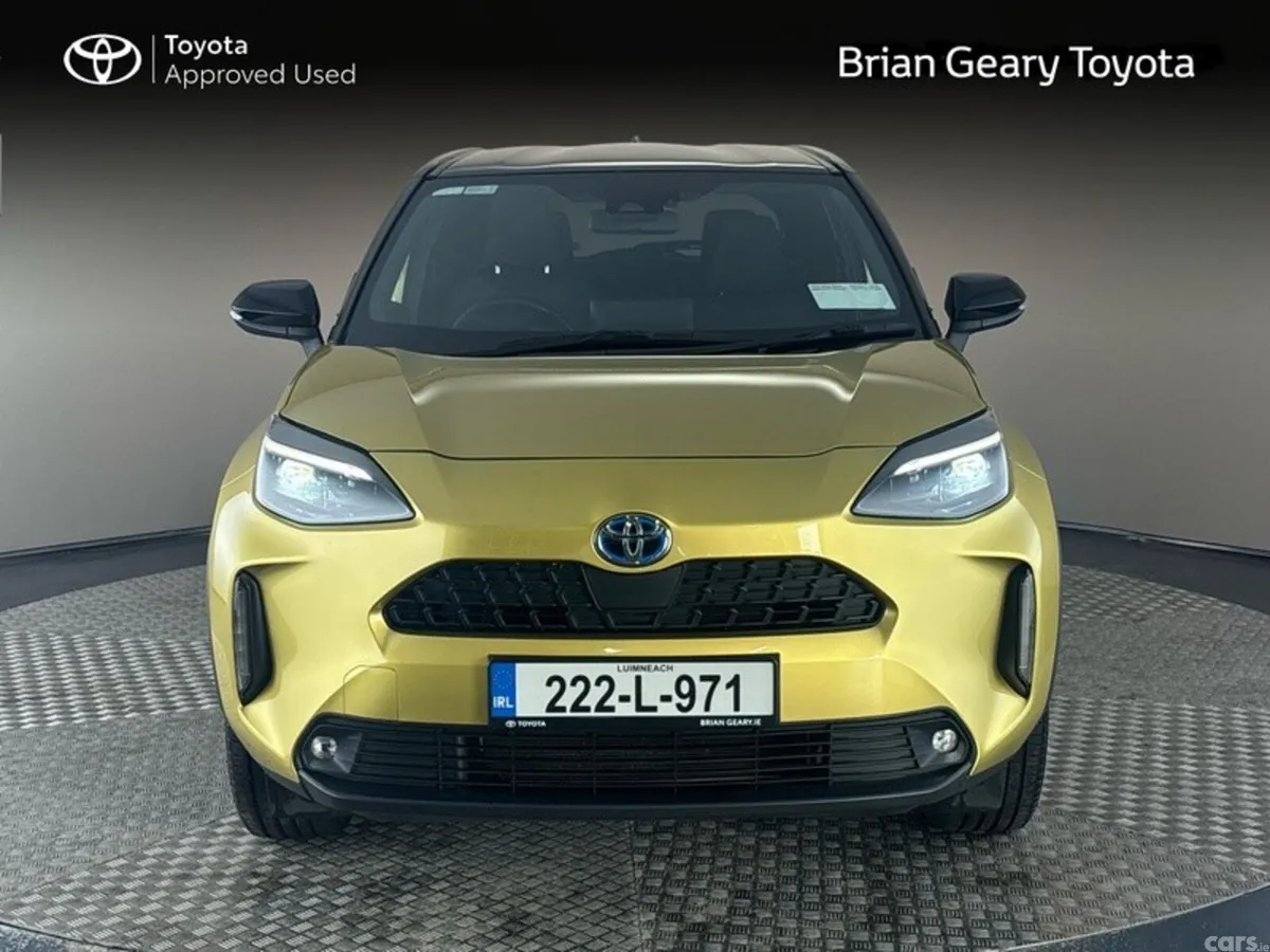 Toyota Yaris Cross Hatchback, Petrol Hybrid, 2022, Gold