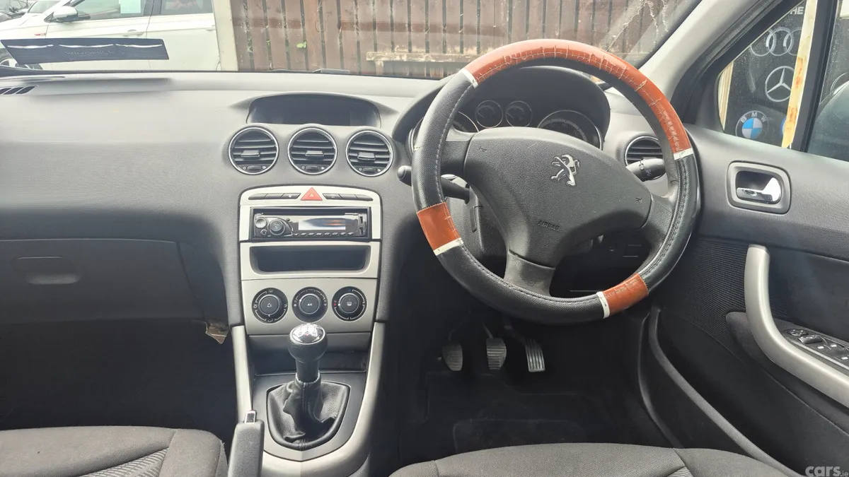 Peugeot 308 Estate, Diesel, 2012, Black