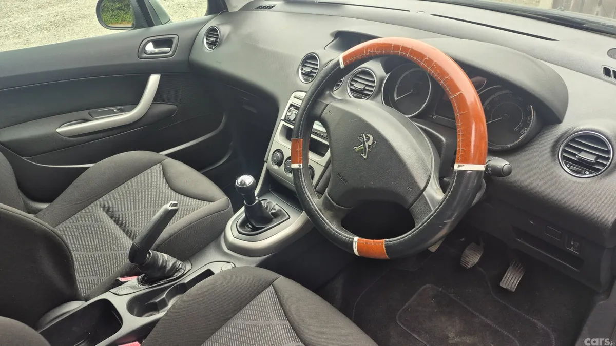 Peugeot 308 Estate, Diesel, 2012, Black