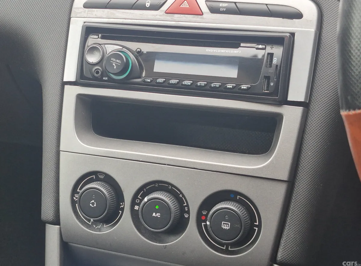Peugeot 308 Estate, Diesel, 2012, Black