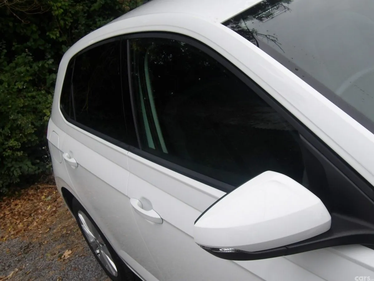 Volkswagen Polo Hatchback, Petrol, 2018, White