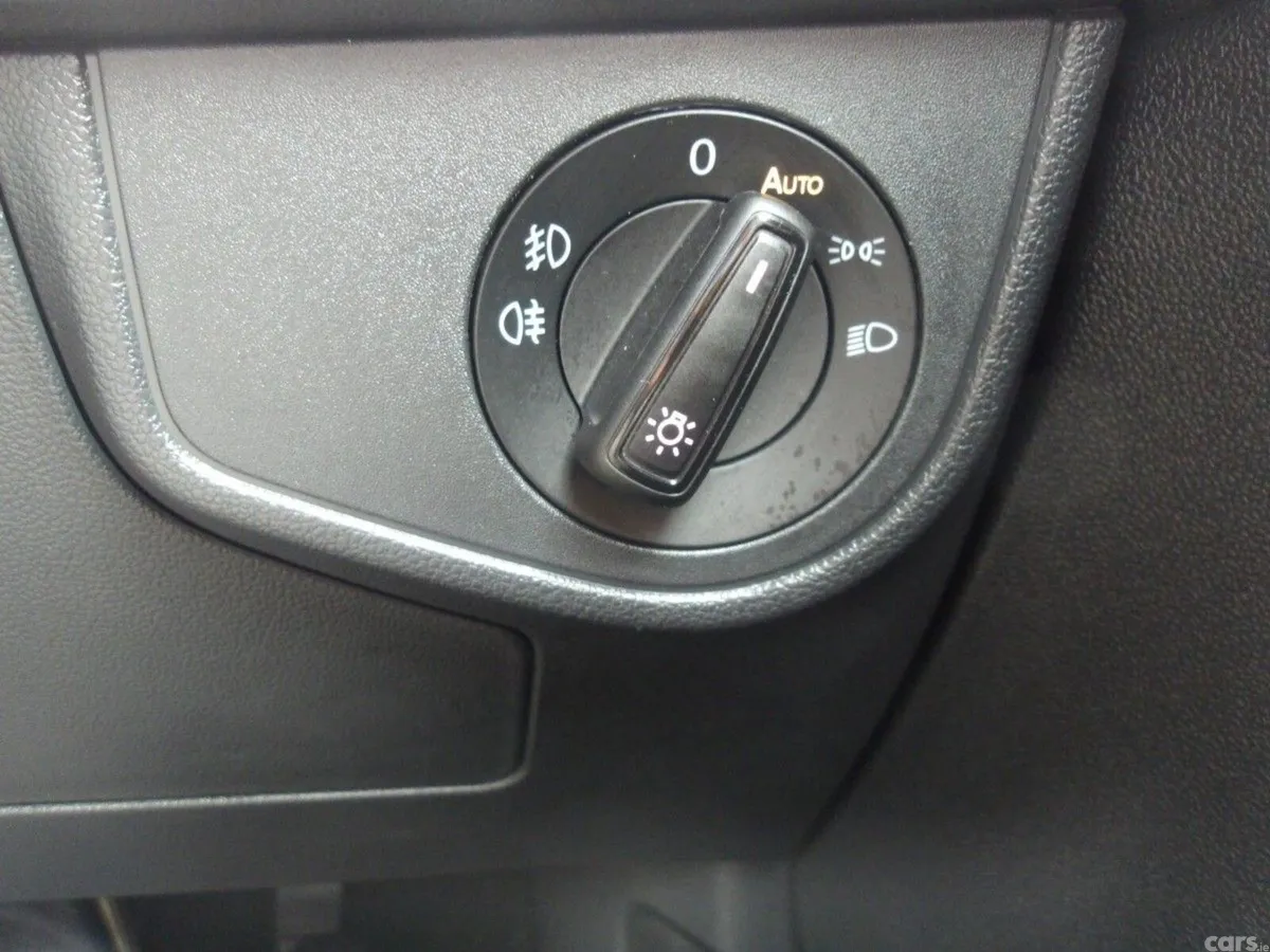 Volkswagen Polo Hatchback, Petrol, 2018, White