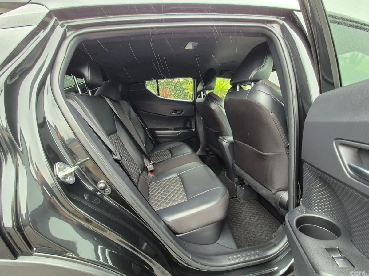 Toyota C-HR SUV, Petrol Hybrid, 2023, Black
