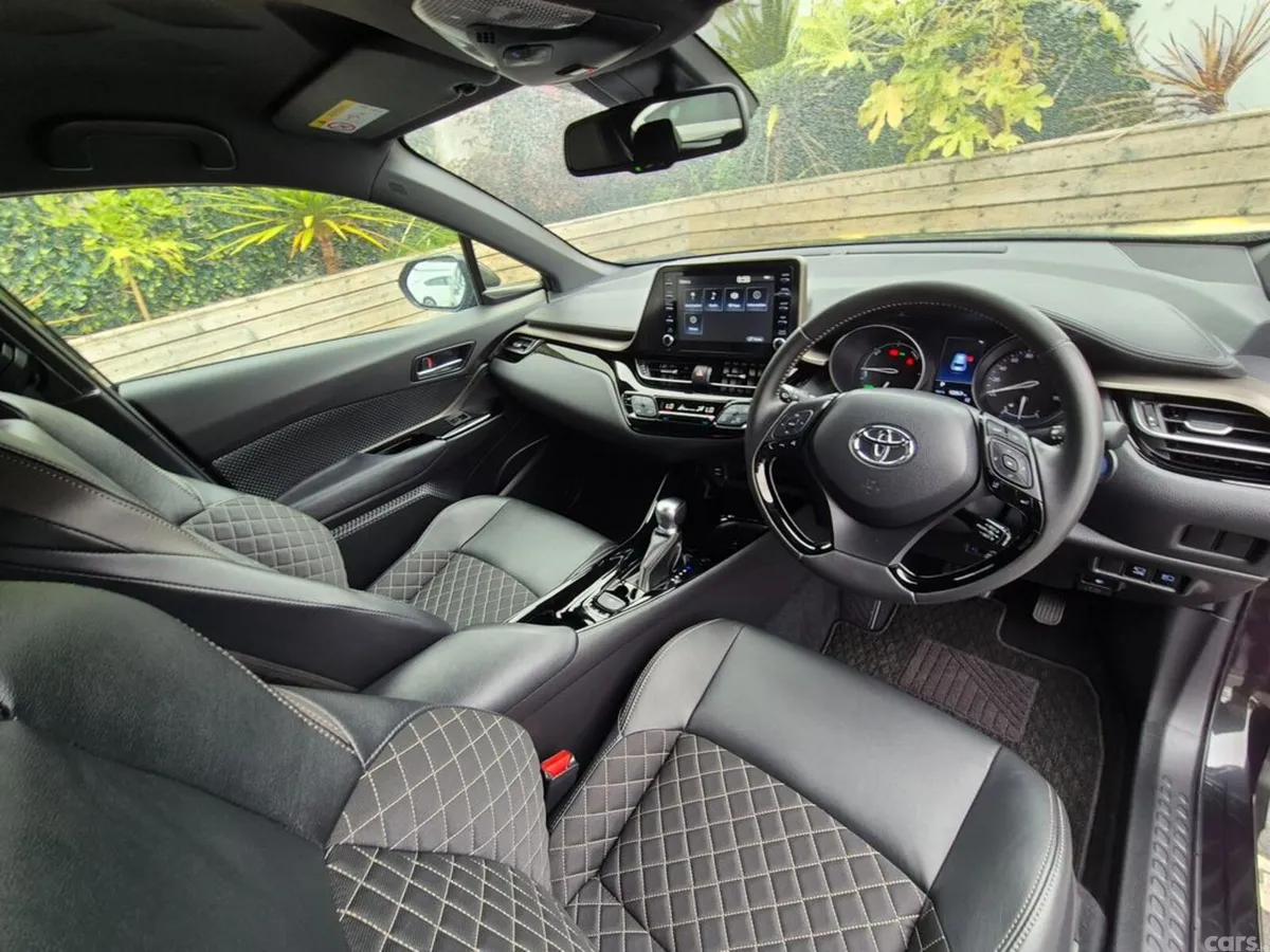 Toyota C-HR SUV, Petrol Hybrid, 2023, Black