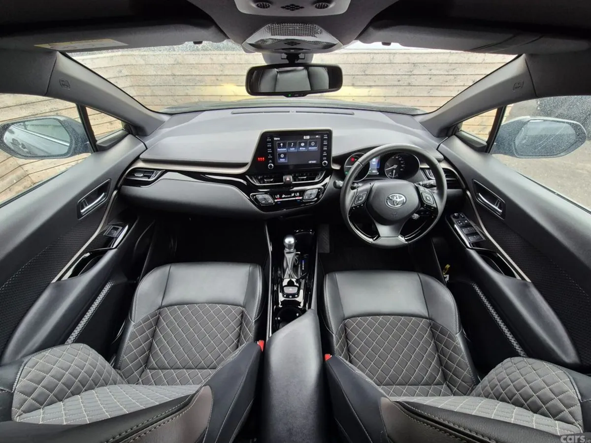 Toyota C-HR SUV, Petrol Hybrid, 2023, Black