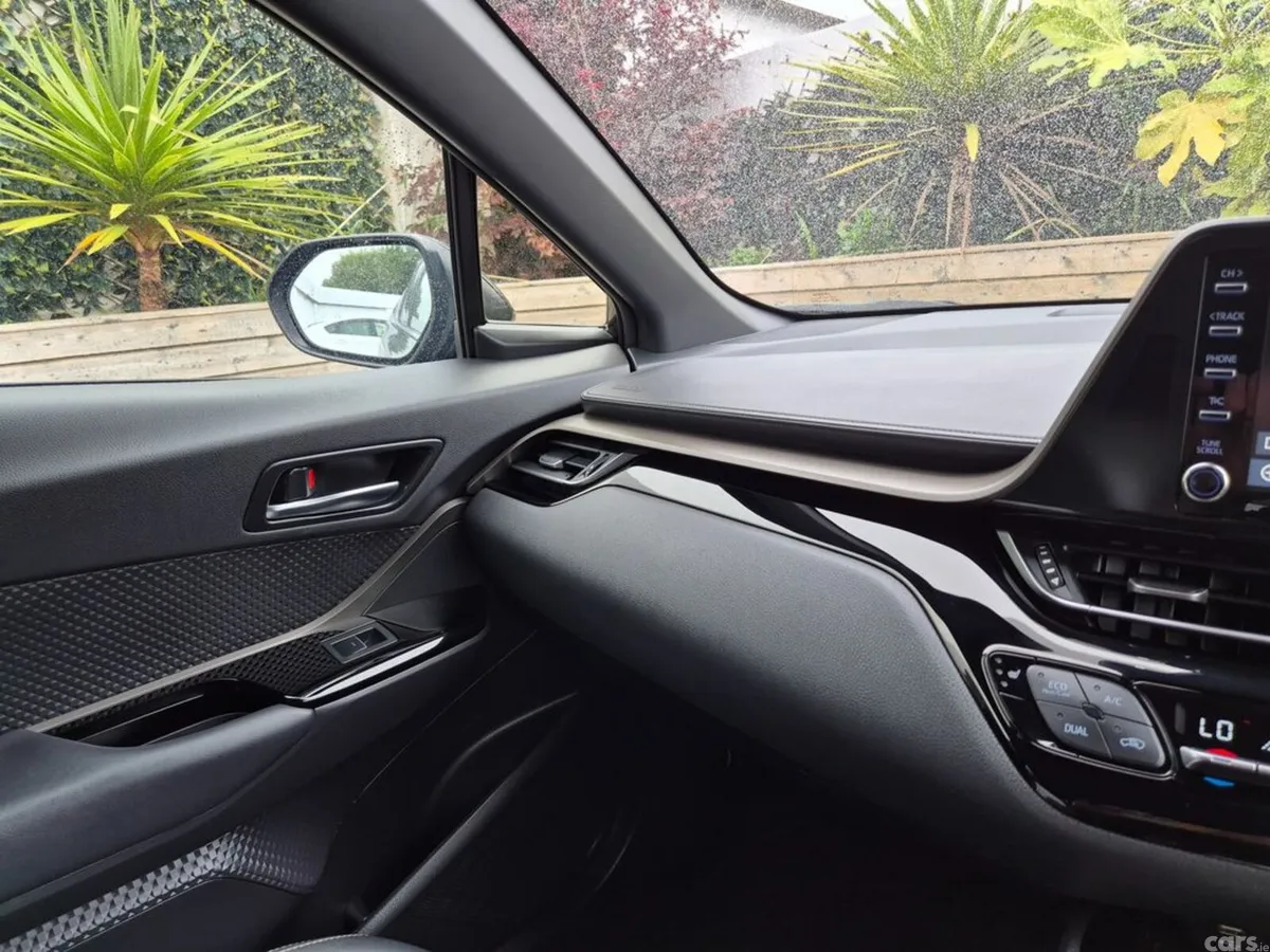 Toyota C-HR SUV, Petrol Hybrid, 2023, Black