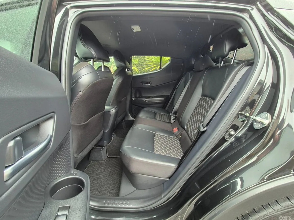 Toyota C-HR SUV, Petrol Hybrid, 2023, Black
