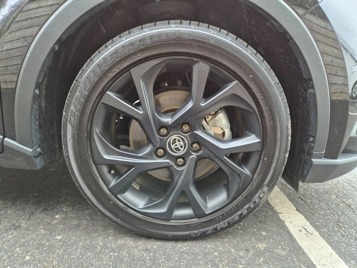 Toyota C-HR SUV, Petrol Hybrid, 2023, Black