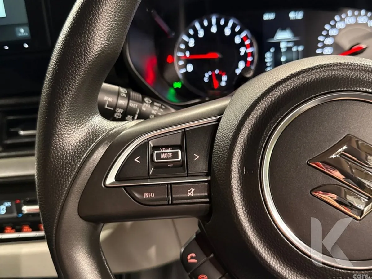 Suzuki Swift Hatchback, Petrol Hybrid, 2025, White