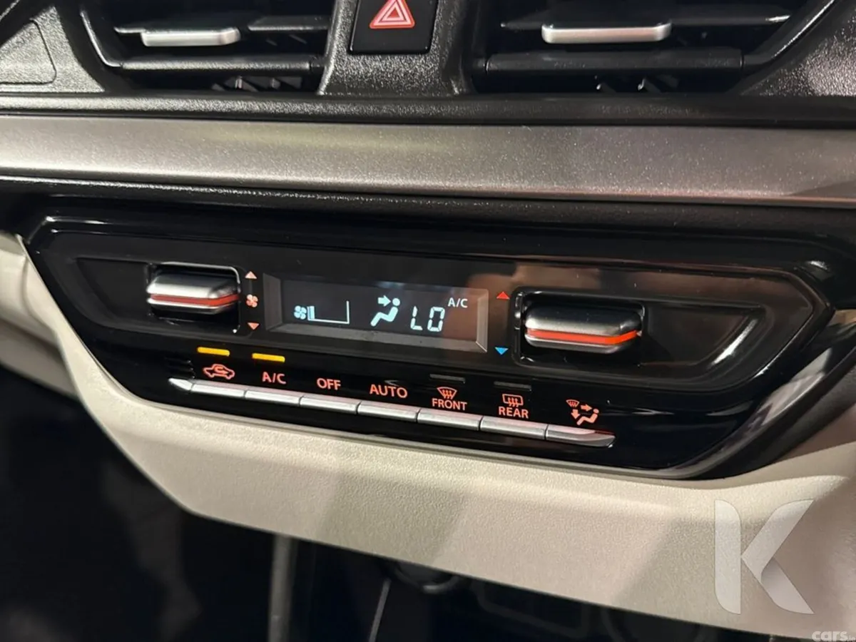 Suzuki Swift Hatchback, Petrol Hybrid, 2025, White