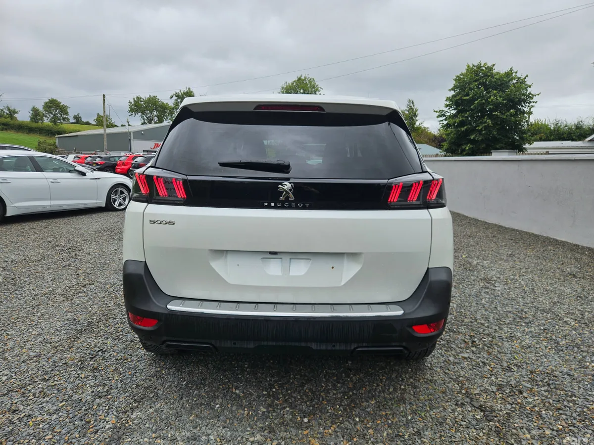 Peugeot 5008 SUV, Diesel, 2021, White