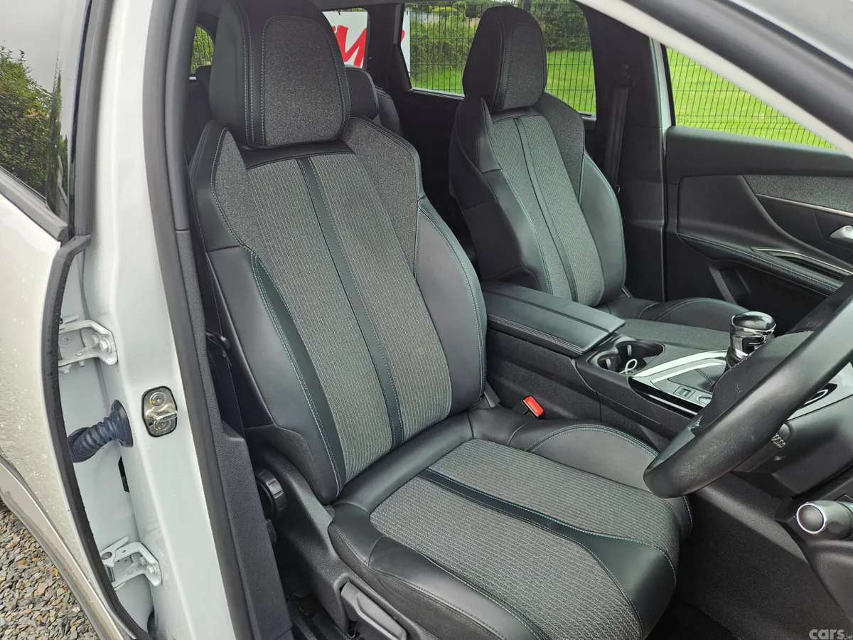 Peugeot 5008 SUV, Diesel, 2021, White