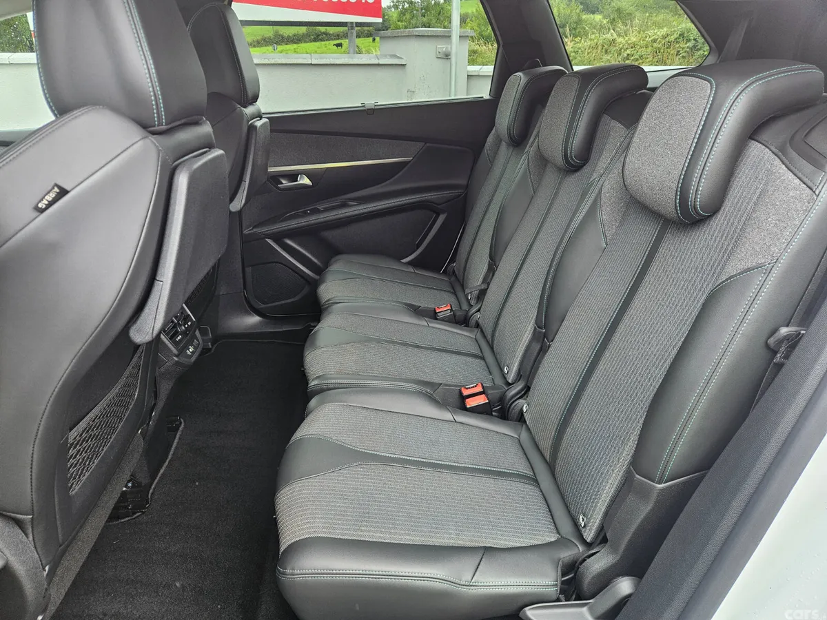 Peugeot 5008 SUV, Diesel, 2021, White