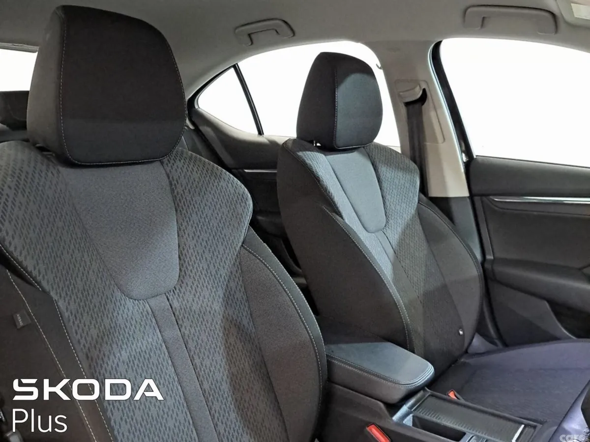 Skoda Octavia Saloon, Diesel, 2024, Black