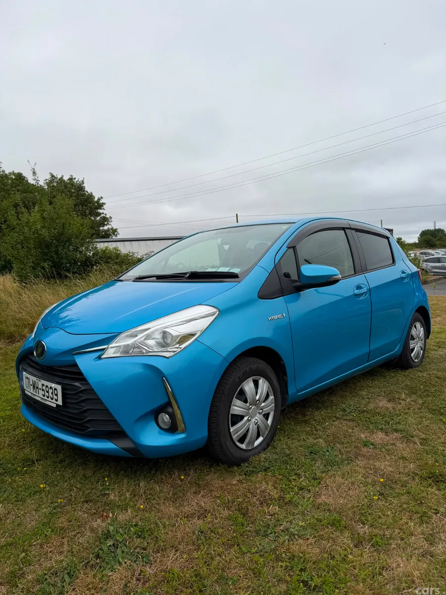 Toyota Vitz Hatchback, Petrol Hybrid, 2017, Blue