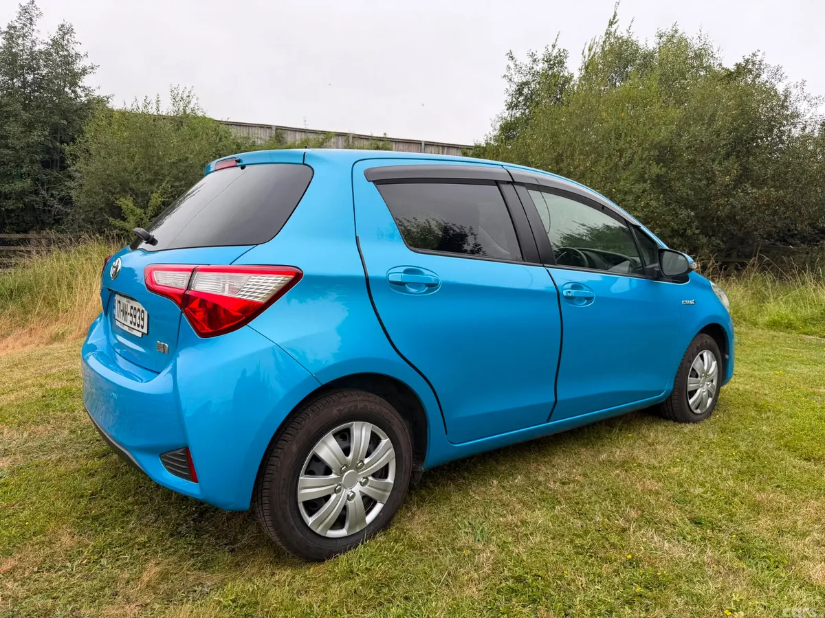 Toyota Vitz Hatchback, Petrol Hybrid, 2017, Blue