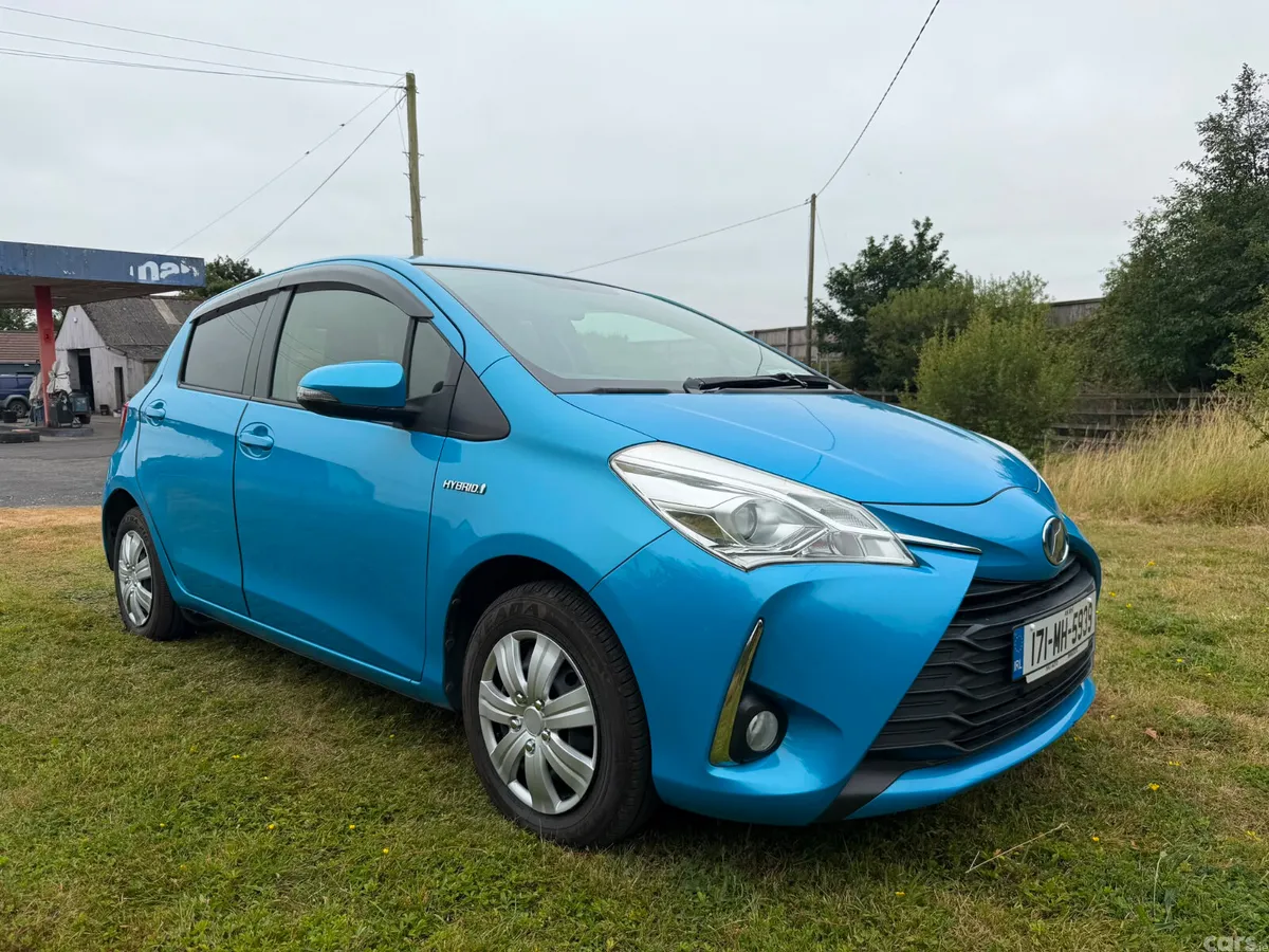 Toyota Vitz Hatchback, Petrol Hybrid, 2017, Blue