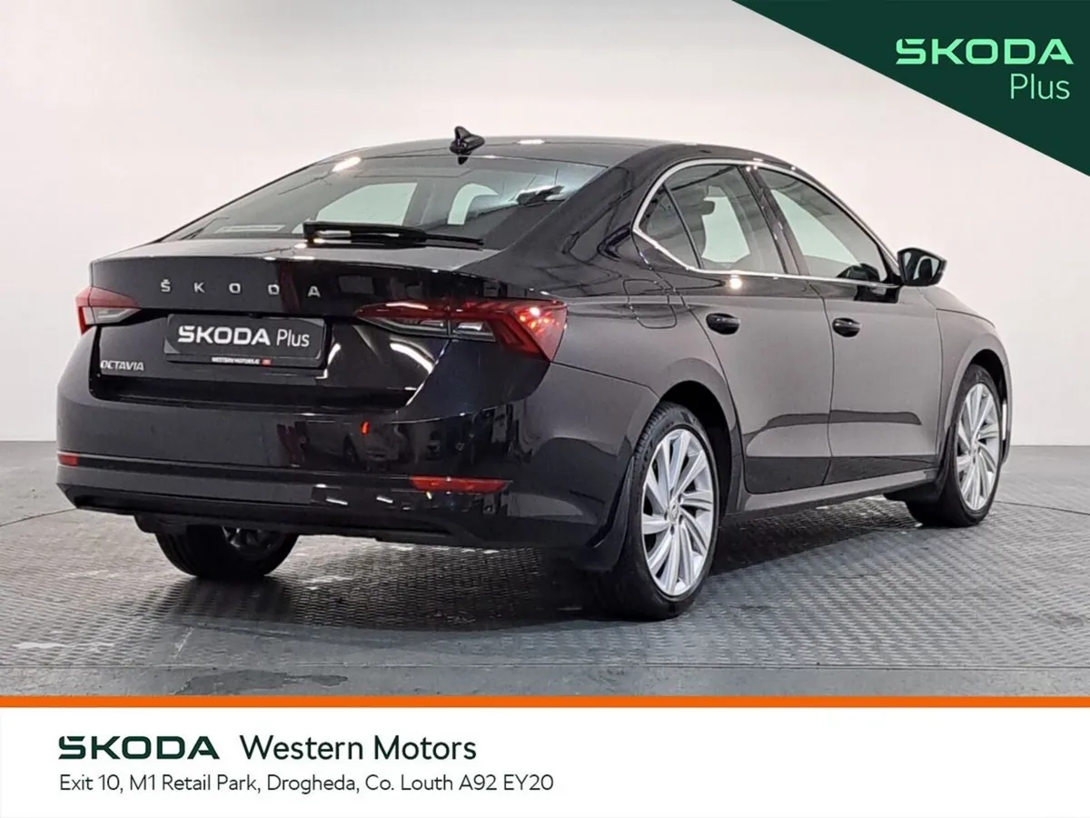 Skoda Octavia Saloon, Diesel, 2024, Black