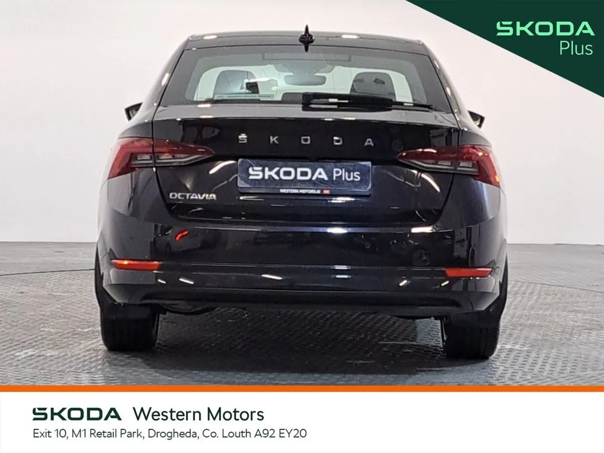 Skoda Octavia Saloon, Diesel, 2024, Black