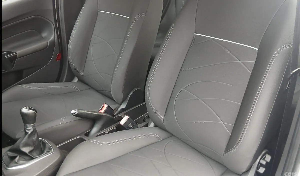 Ford Fiesta Hatchback, Petrol, 2016, Silver