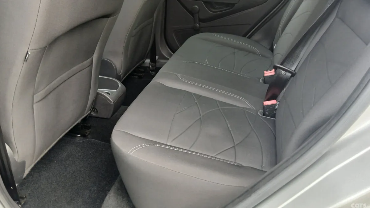 Ford Fiesta Hatchback, Petrol, 2016, Silver