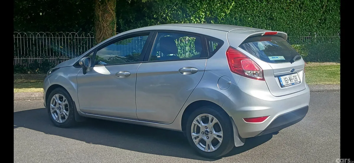 Ford Fiesta Hatchback, Petrol, 2016, Silver