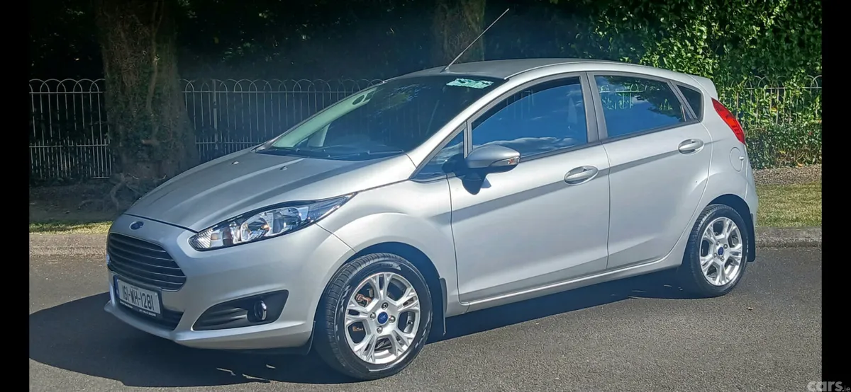Ford Fiesta Hatchback, Petrol, 2016, Silver