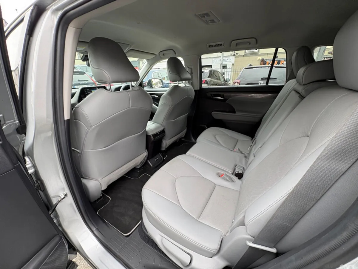 Toyota Highlander SUV, Petrol Hybrid, 2022, Grey