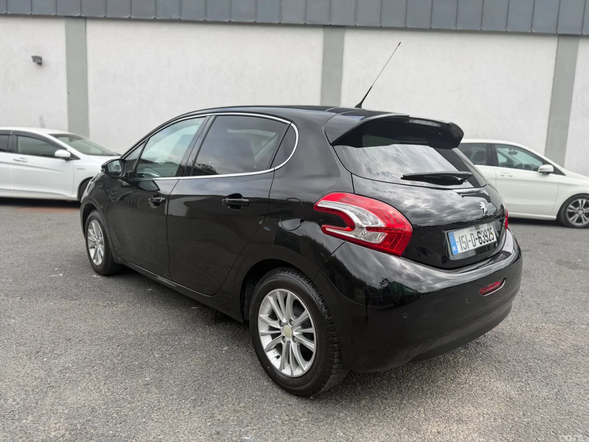 Peugeot 208 Hatchback, Petrol, 2015, Black