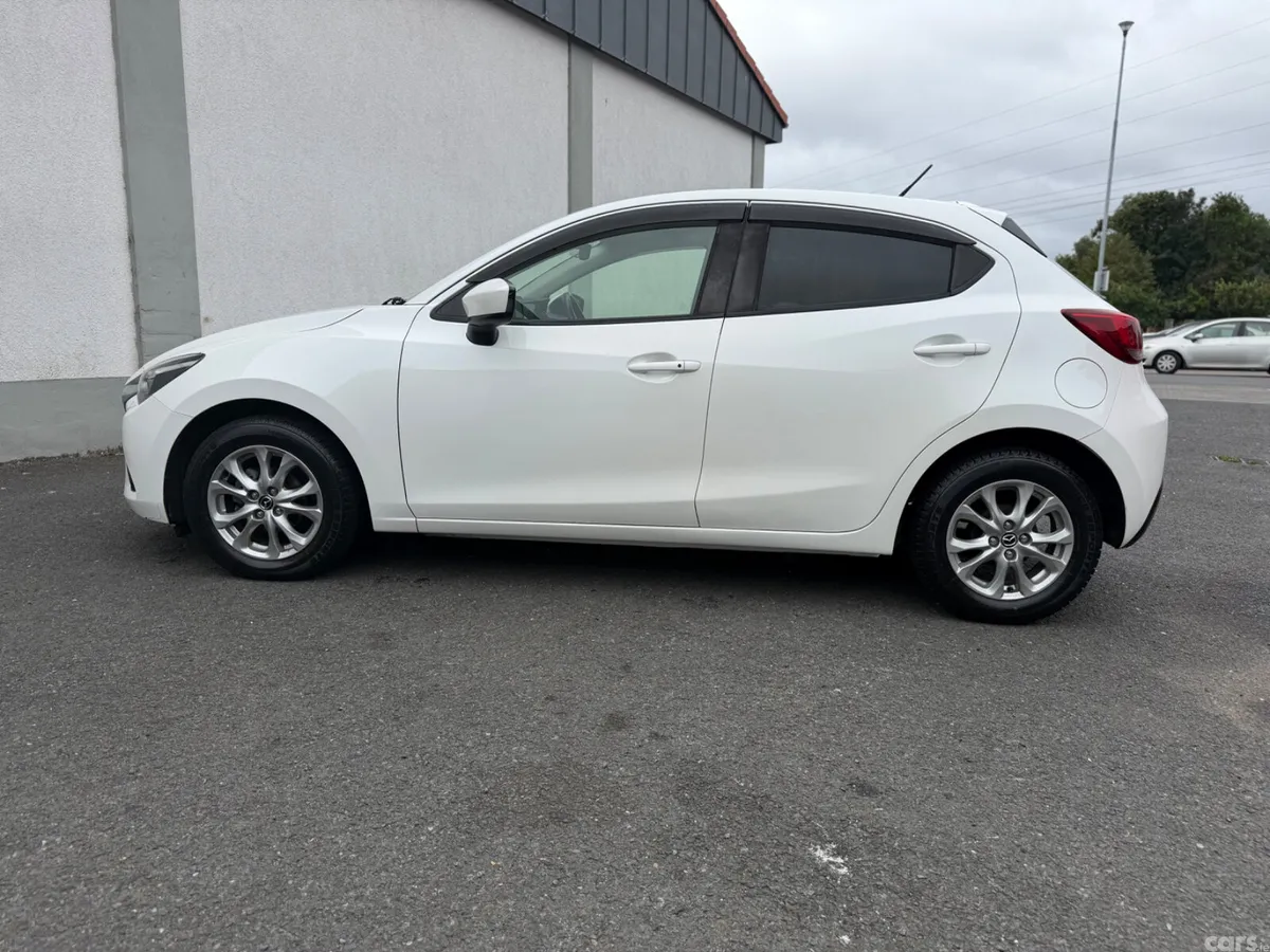 Mazda Demio MPV, Petrol, 2015, White