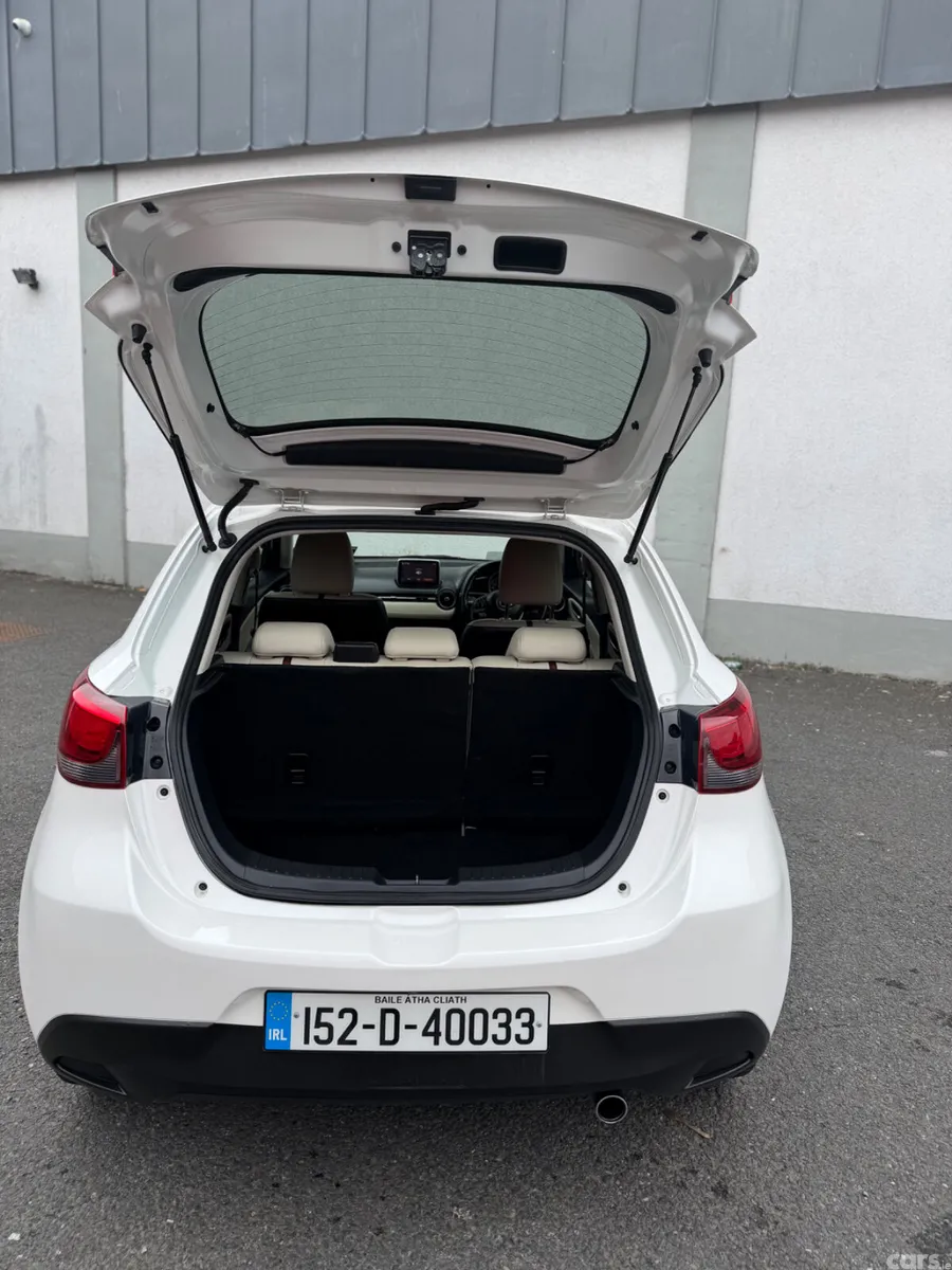Mazda Demio MPV, Petrol, 2015, White