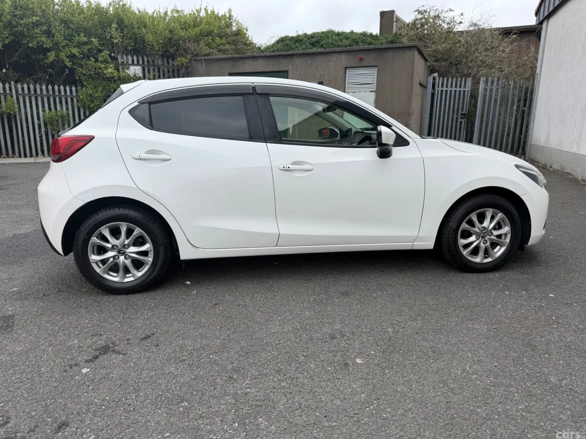 Mazda Demio MPV, Petrol, 2015, White