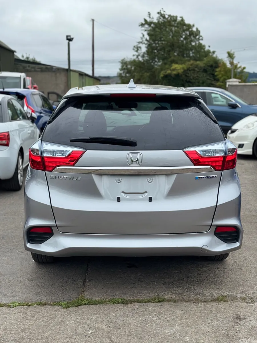 Honda Shuttle Estate, Petrol Hybrid, 2019, Silver