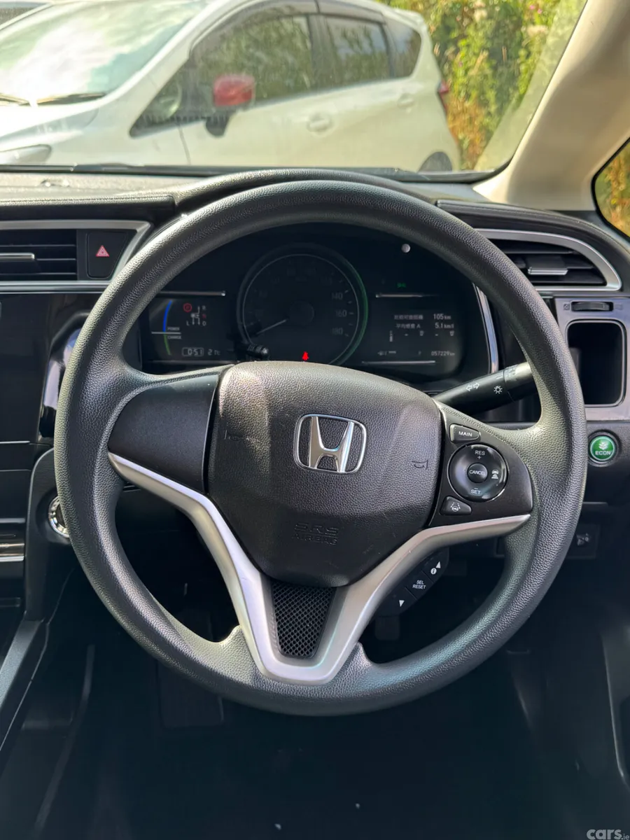 Honda Shuttle Estate, Petrol Hybrid, 2019, Silver