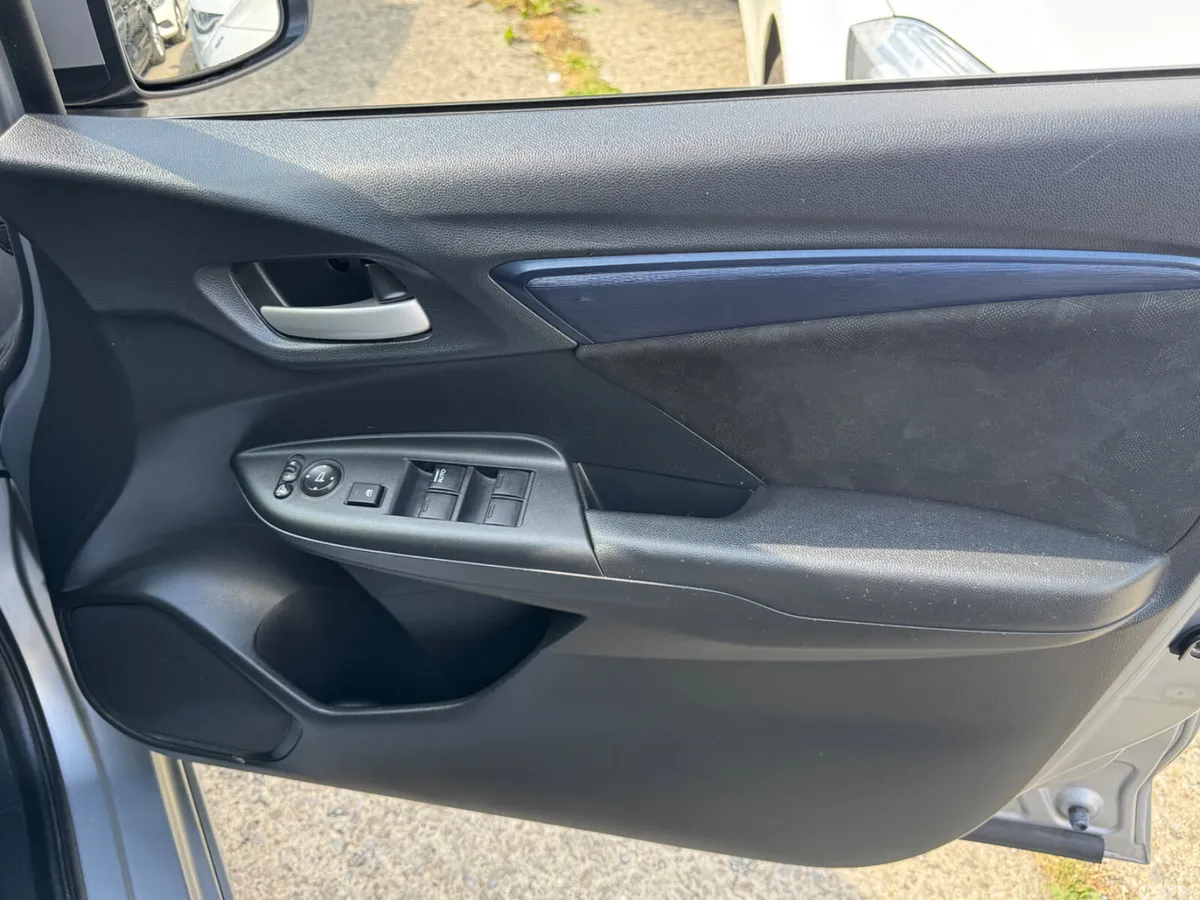 Honda Shuttle Estate, Petrol Hybrid, 2019, Silver