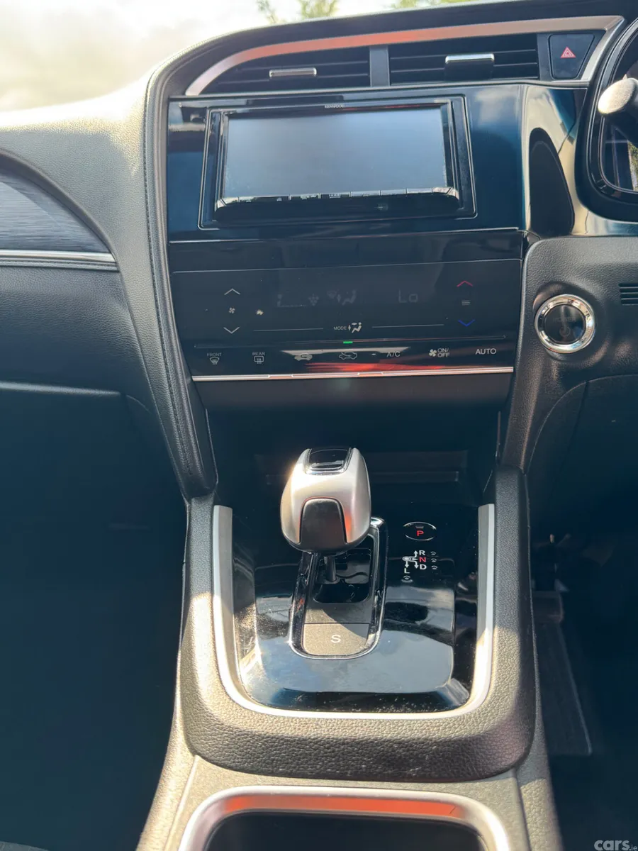 Honda Shuttle Estate, Petrol Hybrid, 2019, Silver