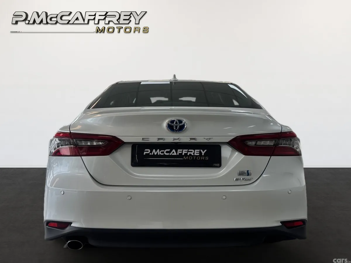 Toyota Camry Saloon, Petrol Hybrid, 2021, White