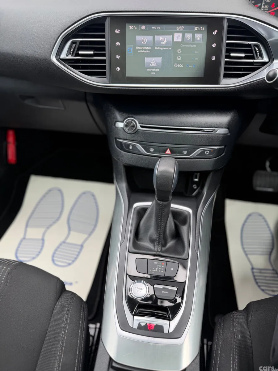 Peugeot 308 Estate, Petrol, 2017, White