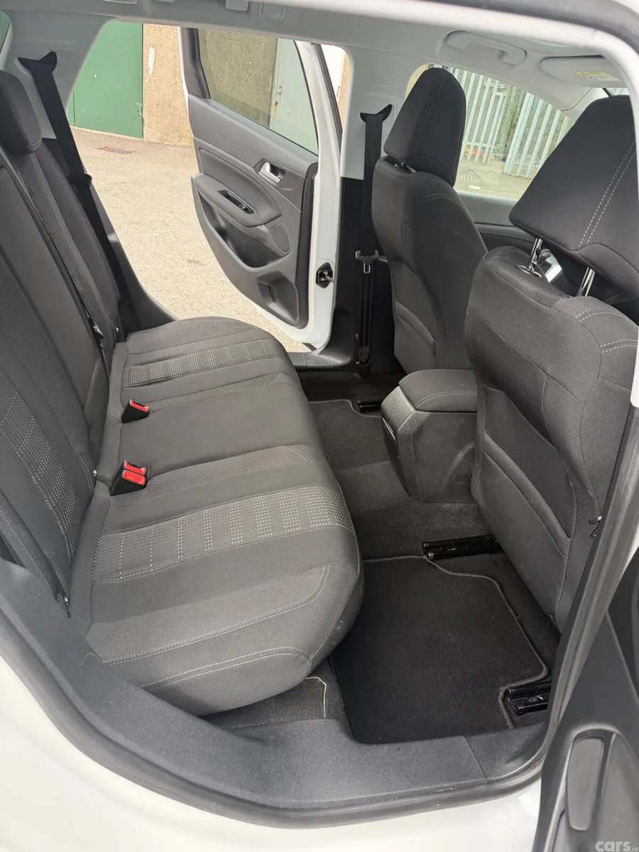 Peugeot 308 Estate, Petrol, 2017, White