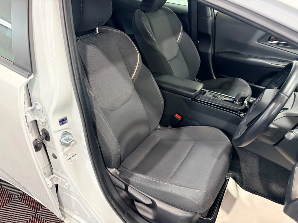 Toyota Prius Hatchback, Petrol Hybrid, 2023, White