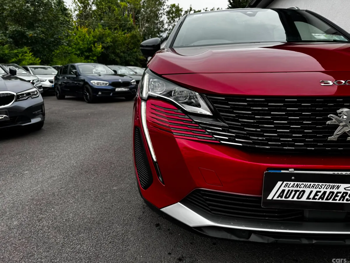 Peugeot 3008 SUV, Petrol Hybrid, 2024, Red