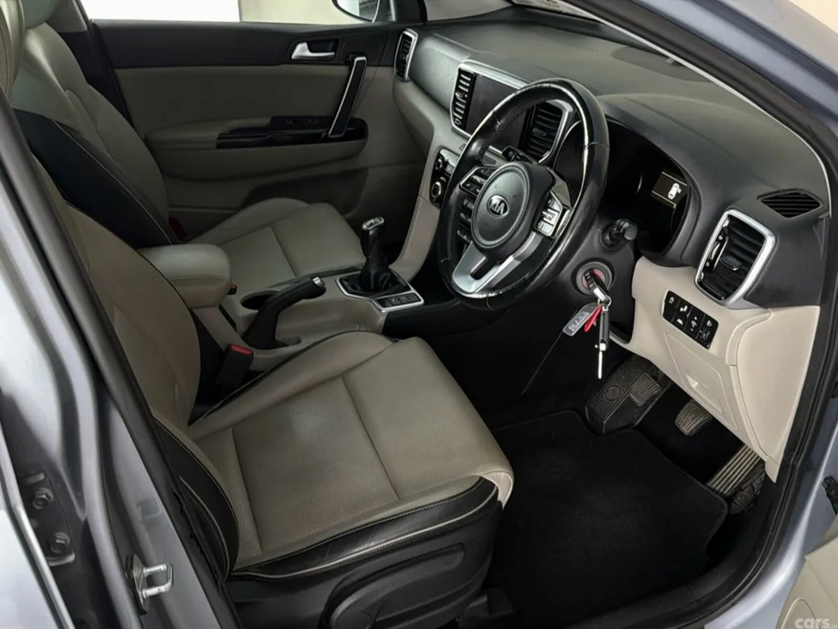 Kia Sportage SUV, Diesel Hybrid, 2021, Grey