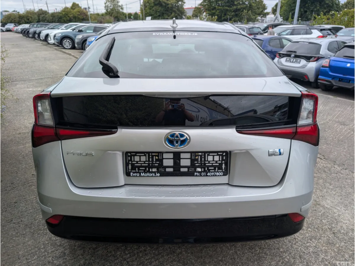 Toyota Prius Saloon, Petrol Hybrid, 2020, Silver