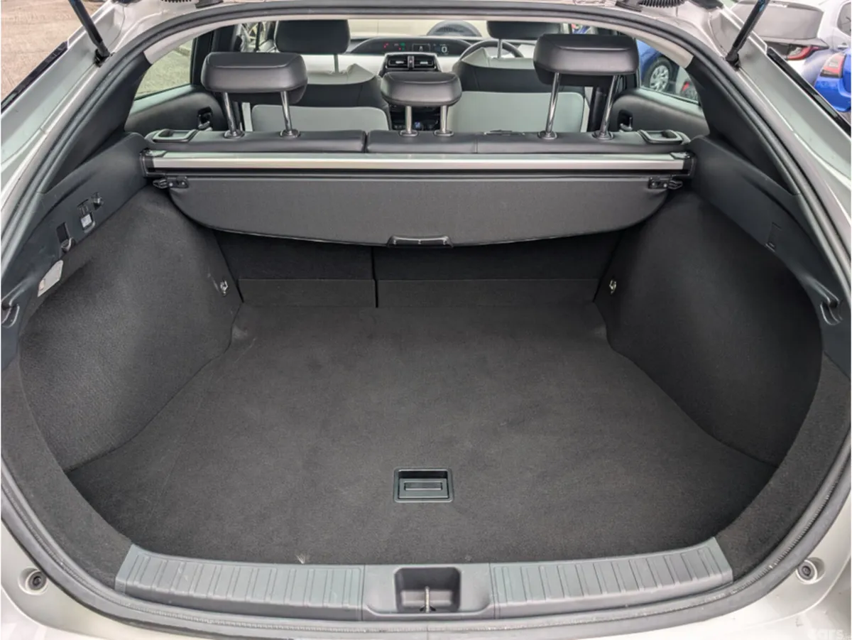 Toyota Prius Saloon, Petrol Hybrid, 2020, Silver