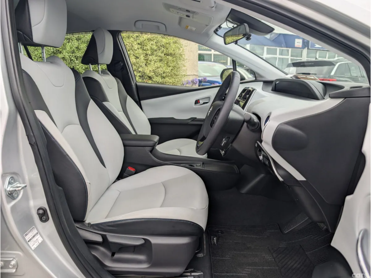 Toyota Prius Saloon, Petrol Hybrid, 2020, Silver